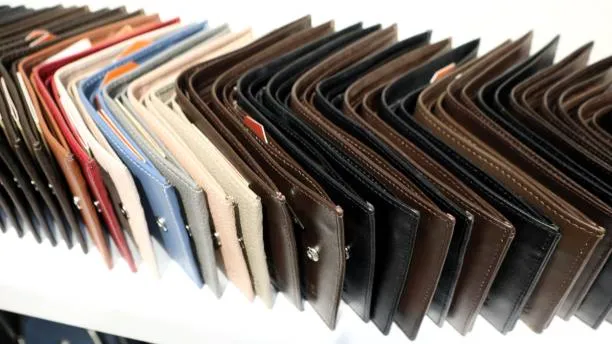 Types of Leather Wallets: A Style Guide for Brands Planning a Collection