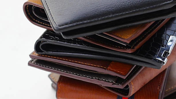 Leather Wallets Wholesale: MOQ, Pricing and Lead Times Explained